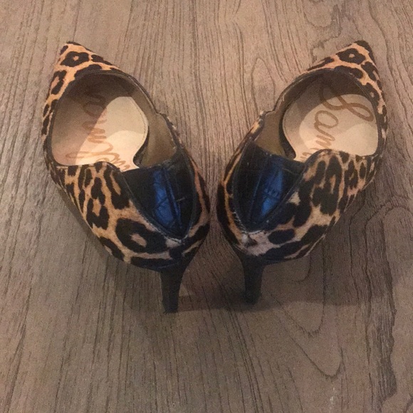 Sam Edelman Leopard Pump 2.5” Heel - Picture 4 of 4